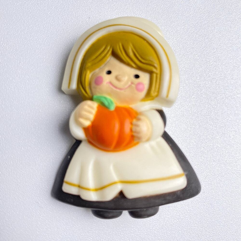 Vintage Hallmark Pilgrim Girl Pumpkin Pin Thanksgiving Fall Brooch